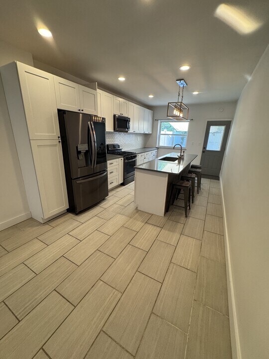 3504 Mt Vernon St in Philadelphia, PA - Building Photo