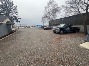 16307 E Trent Ave in Spokane Valley, WA - Foto de edificio - Building Photo