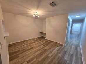 259 Castlekeeper Pl in Valrico, FL - Building Photo - Building Photo