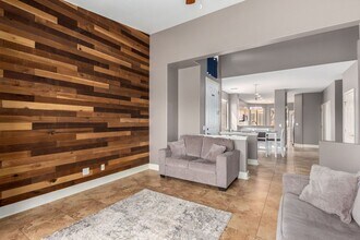 1024 E Frye Rd in Phoenix, AZ - Building Photo - Building Photo