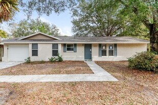 4102 N Bay Hills Blvd in Safety Harbor, FL - Building Photo