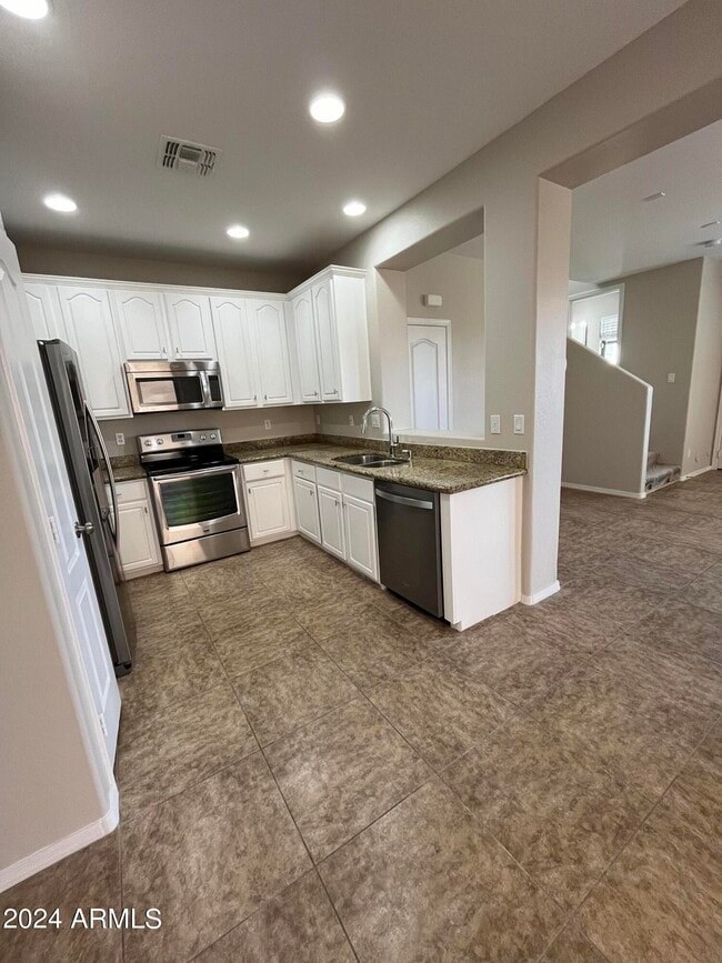 7132 S 7th Ln in Phoenix, AZ - Building Photo - Building Photo