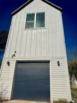 1916 Webberville Rd in Austin, TX - Building Photo