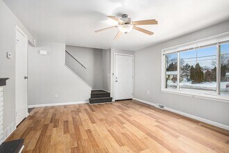 2624 Texel Dr in Kalamazoo, MI - Building Photo - Building Photo