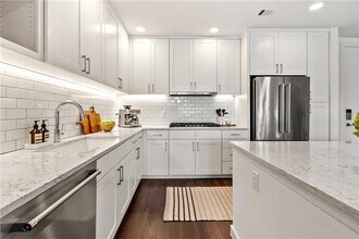 900 S 1st St in Austin, TX - Building Photo - Building Photo
