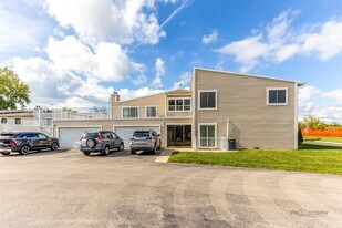 2254 N Baldwin Way in Palatine, IL - Building Photo