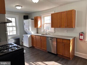 833 W Lancaster Ave-Unit -2 in Bryn Mawr, PA - Building Photo - Building Photo