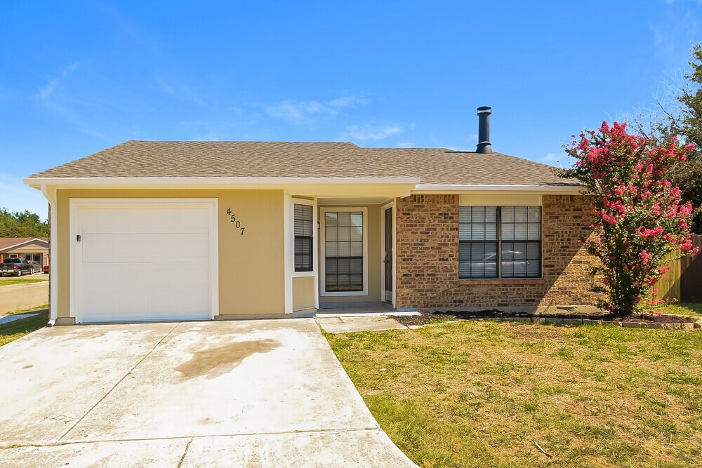 4507 Nervin St in The Colony, TX - Foto de edificio