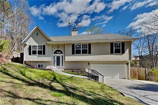 3925 Maple Wood Trail in Buford, GA - Building Photo
