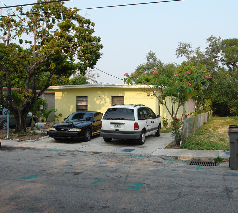 421 NW 12th Ave in Fort Lauderdale, FL - Building Photo