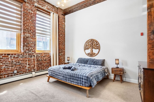 2560 Blake St in Denver, CO - Building Photo - Building Photo