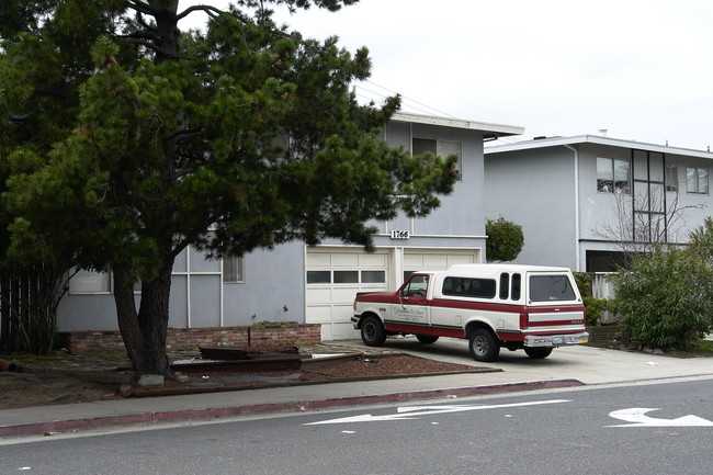 1766 S Grant St in San Mateo, CA - Foto de edificio - Building Photo