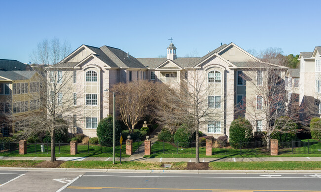 Hilltop Condos in Chapel Hill, NC - Building Photo - Building Photo