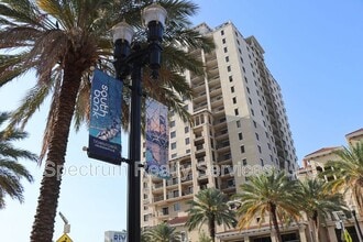 1478 Riverplace Blvd in Jacksonville, FL - Foto de edificio - Building Photo