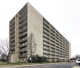 Grandview Tower Apartments in Evansville, IN - Building Photo - Building Photo