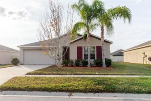 304 Cascade Bend Dr in Ruskin, FL - Building Photo