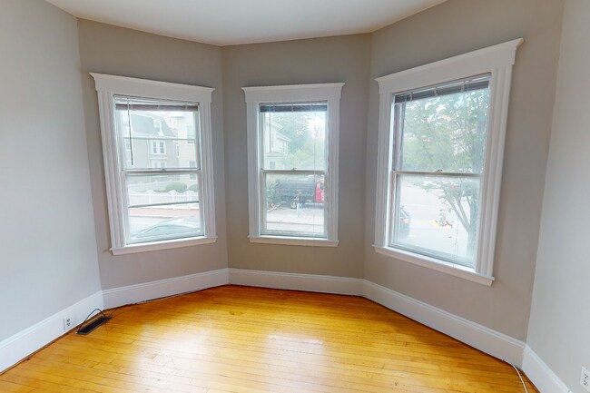 13 Pleasant St, Unit #1 in Cambridge, MA - Building Photo - Building Photo