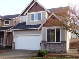 17509 93rd Ave E in Puyallup, WA - Building Photo