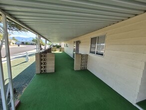 1006 San Nicolas St in Hemet, CA - Foto de edificio - Building Photo