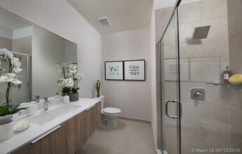 8031 NW 104th Ave-Unit -31 in Doral, FL - Building Photo - Building Photo