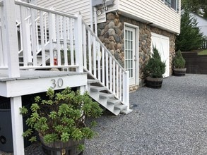 30 Point Breeze Dr in Rocky Point, NY - Building Photo - Building Photo