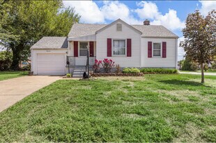 3661 St Marguerite Ln in St. Ann, MO - Building Photo