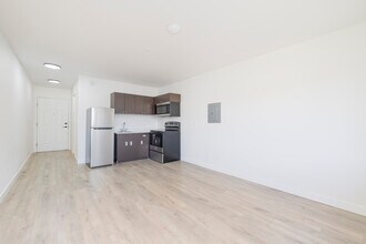 The Varsity North in Centralia, WA - Foto de edificio - Interior Photo