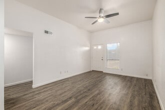 6046 W Oregon Ave in Glendale, AZ - Building Photo - Building Photo