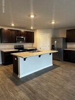 537 Albert Meadow Ln in Callaway, FL - Building Photo