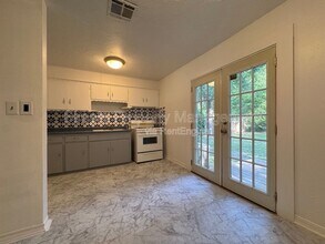 1108 W Apache St in Norman, OK - Building Photo - Building Photo