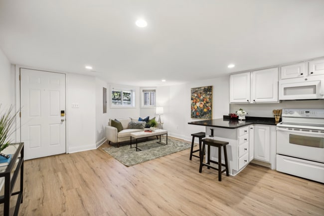 34 T St NW, Unit #B