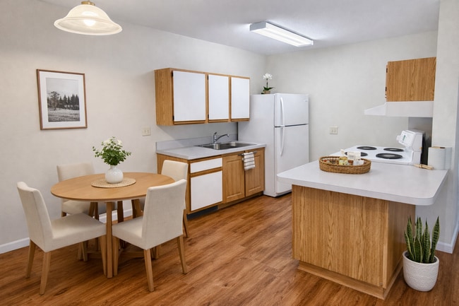 1728 W Market St in Tiffin, OH - Building Photo - Building Photo