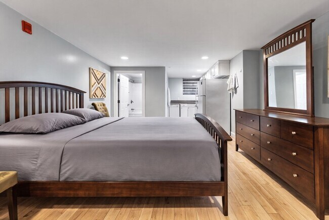 1170 Massachusetts Ave, Unit L2 in Cambridge, MA - Building Photo - Building Photo