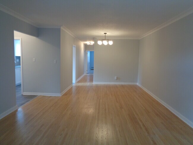 156 Overbrook Pl in Toronto, ON - Building Photo - Building Photo