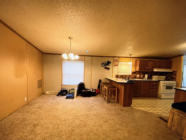 33 Allen St in Heltonville, IN - Building Photo - Building Photo