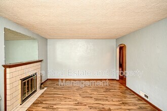 919 Clarendon Ave NW in Canton, OH - Building Photo - Building Photo