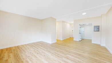 525 Highland Ave in Malden, MA - Building Photo - Building Photo