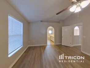 1080 Amanda Kay Cir in Sanford, FL - Building Photo - Building Photo