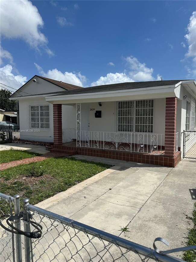 2624 NW 24th St in Miami, FL - Building Photo - Building Photo
