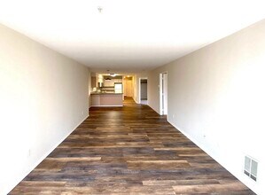 18210 73rd Ave NE in Kenmore, WA - Building Photo - Building Photo