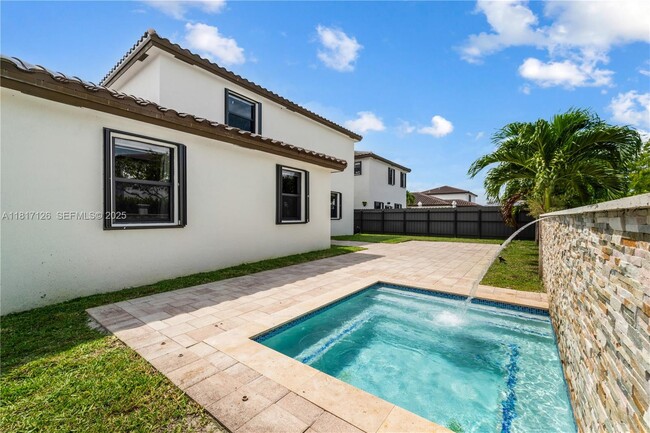 22938 SW 128th Pl in Goulds, FL - Foto de edificio - Building Photo