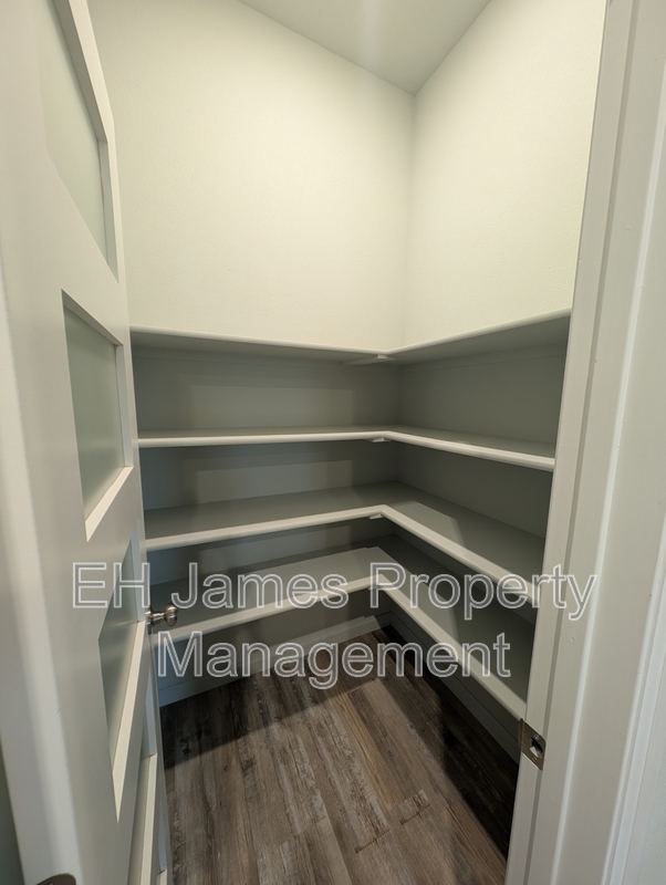 property at 4824 E Galveston Pl
