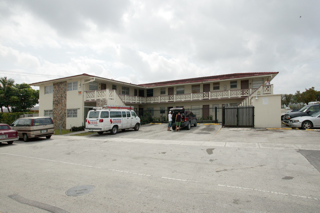 1295 W 2nd Ave in Hialeah, FL - Building Photo