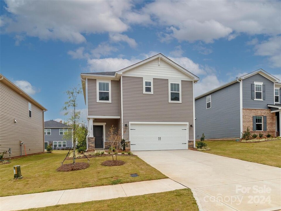 160 Bird Dog Dr in Mooresville, NC - Building Photo