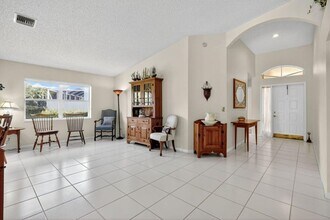 1520 S Club Dr in Wellington, FL - Building Photo - Building Photo