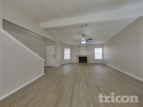 6934 Sunshine Tree Dr in San Antonio, TX - Building Photo - Building Photo