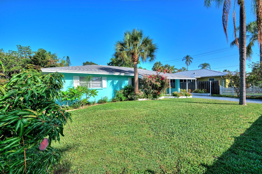 3605 Iroquois Ave, Unit Main House in Sarasota, FL - Foto de edificio