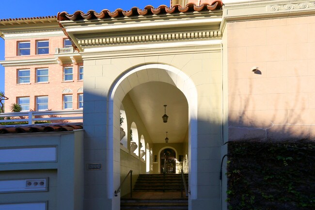 2000 California St in San Francisco, CA - Foto de edificio - Building Photo