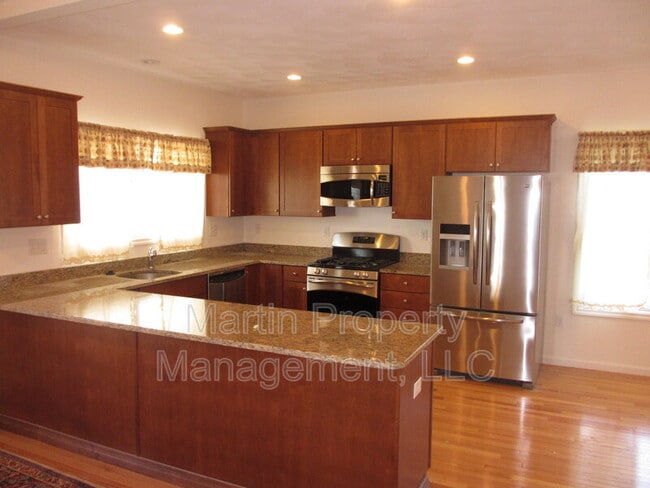 property at 2 Blue Jay Cir