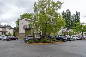 Sammamish River Villas in Redmond, WA - Building Photo - Building Photo